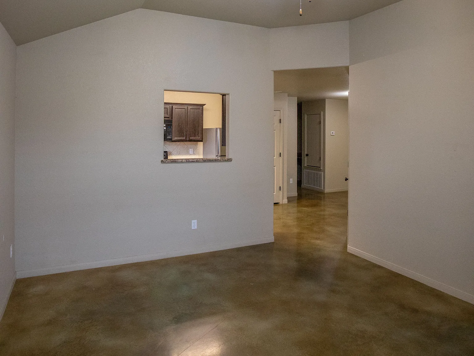 3 bed, 1607 sqft, $1,600 — Photo 3