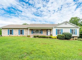 285 Tillman Dr, Hendersonville, NC 28792