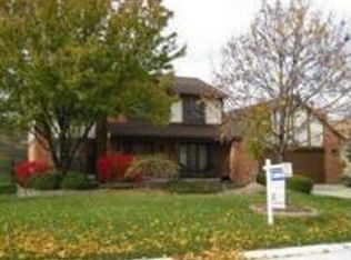 24779 White Plains Dr, Novi, MI