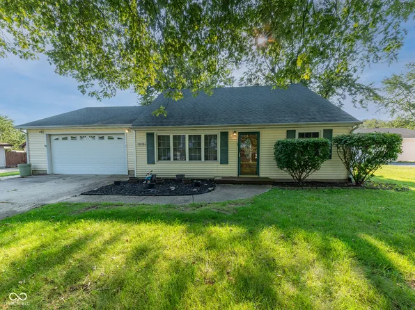 12219 Tompkins Pl, Crown Point, IN 46307