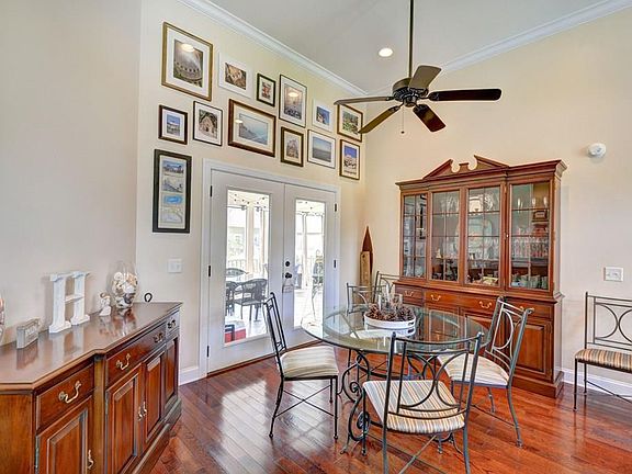 4th image of 105 Hillcrest Ct