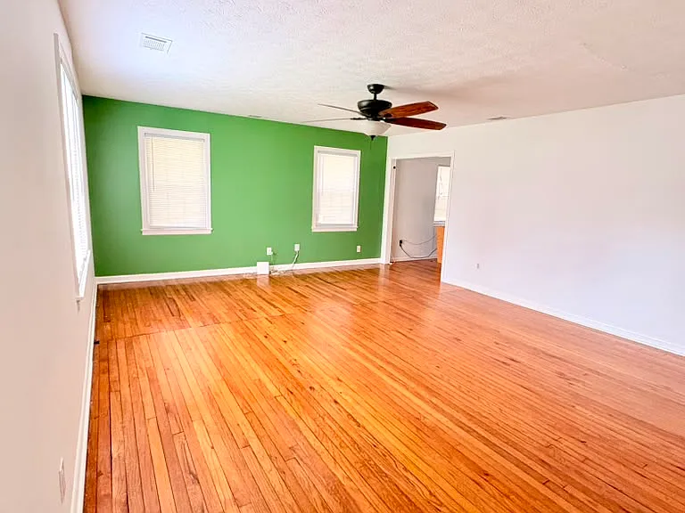 320 Georgia Ave — Photo 3