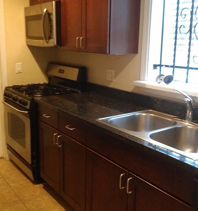 1st image of 1339 W Wrightwood Ave