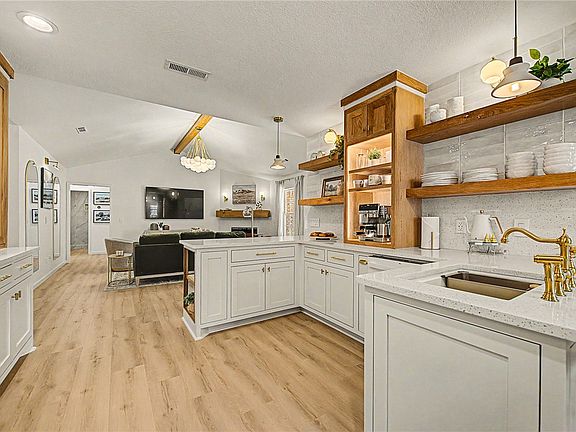 2nd image of 2708 Pleasant View Ln