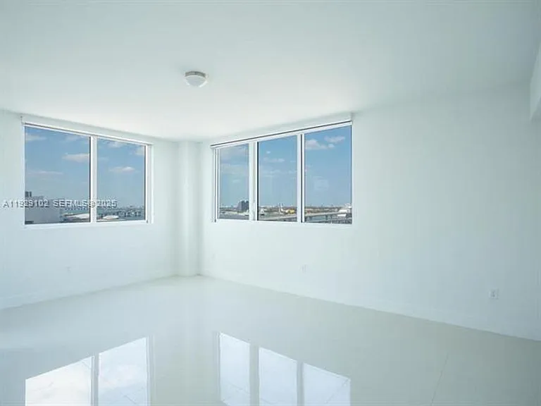 244 Biscayne Blvd #2402 — Photo 10
