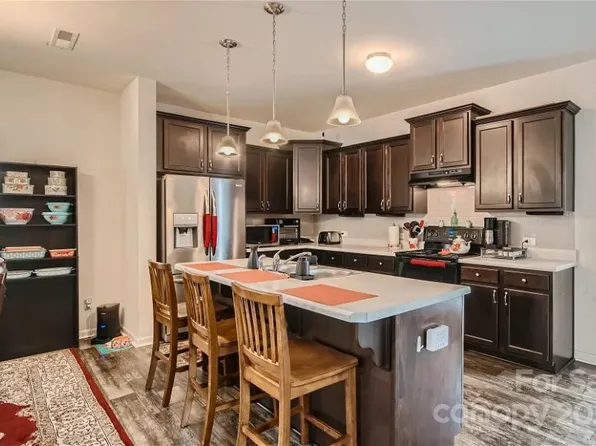 603 Falls Ln, Kannapolis, NC 28081