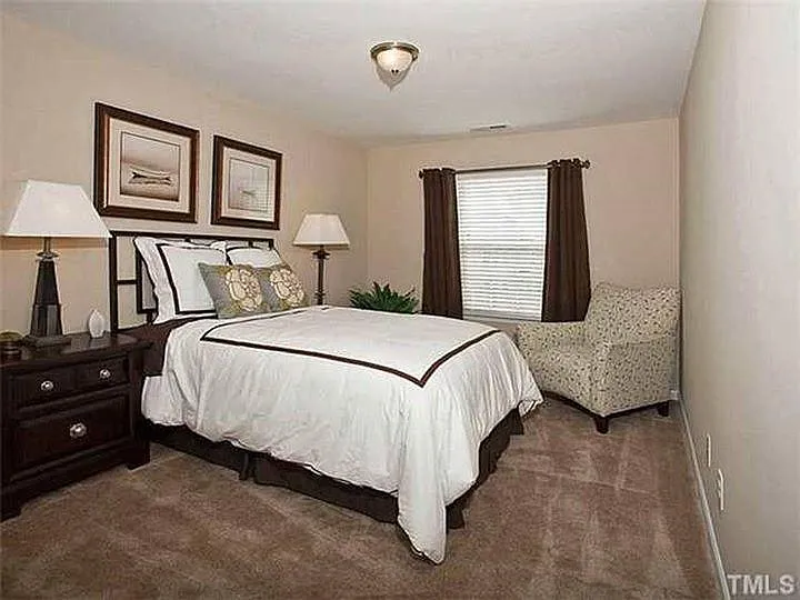 1410 Stone Manor Dr — Photo 9