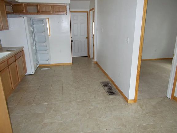 4th image of 703 Bennett St