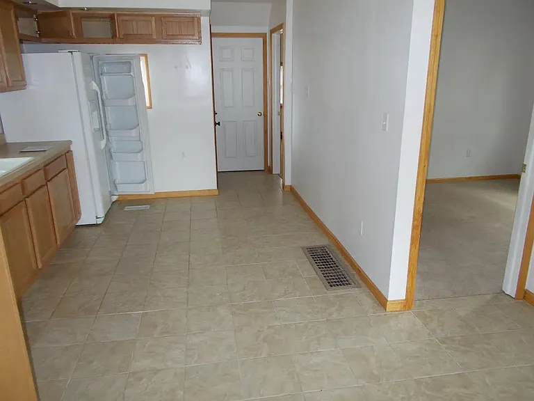 703 Bennett St — Photo 4