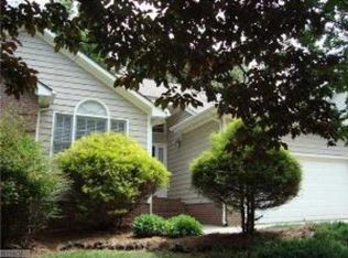 6408 Ivystone Dr, Jamestown, NC 27282