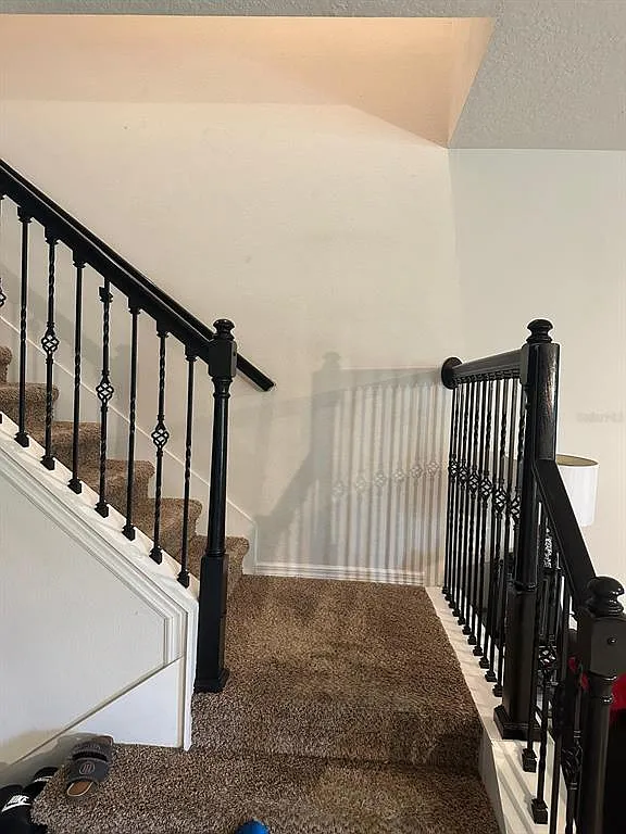 4 bed, 2.5 bath, 2476 sqft, $2,600 — Photo 4