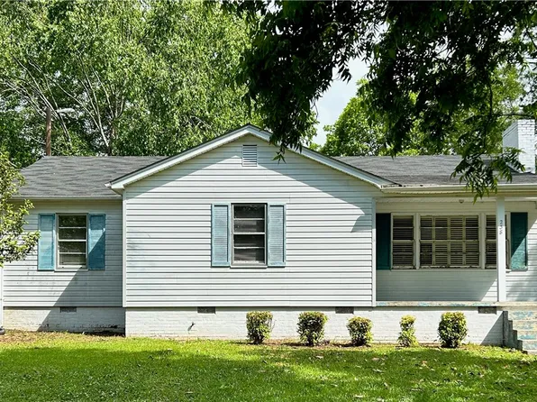 238 Belton Dr, Williamston, SC 29697