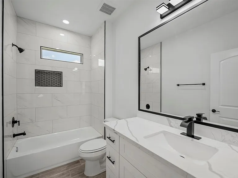 1078 Saint Clair St #B — Photo 21