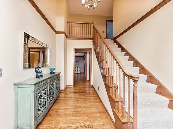 4th image of 9463 Ambleside Dr