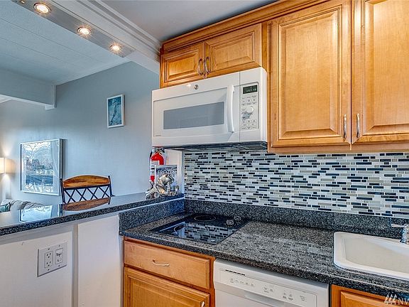 2nd image of 465 Winslow Way E APT 307