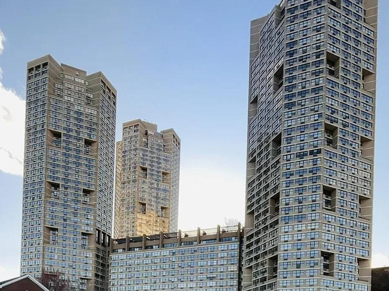 7002 Boulevard East #19C — Photo 21