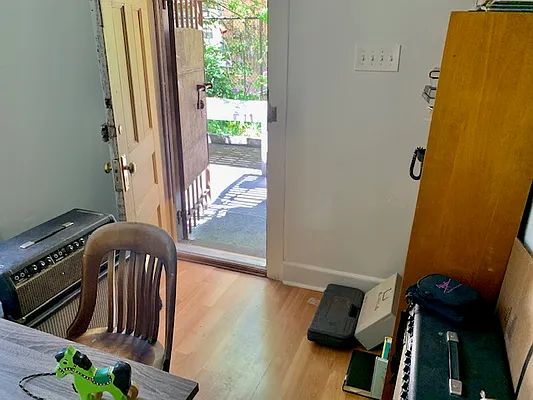 Rented by R New York | media 4