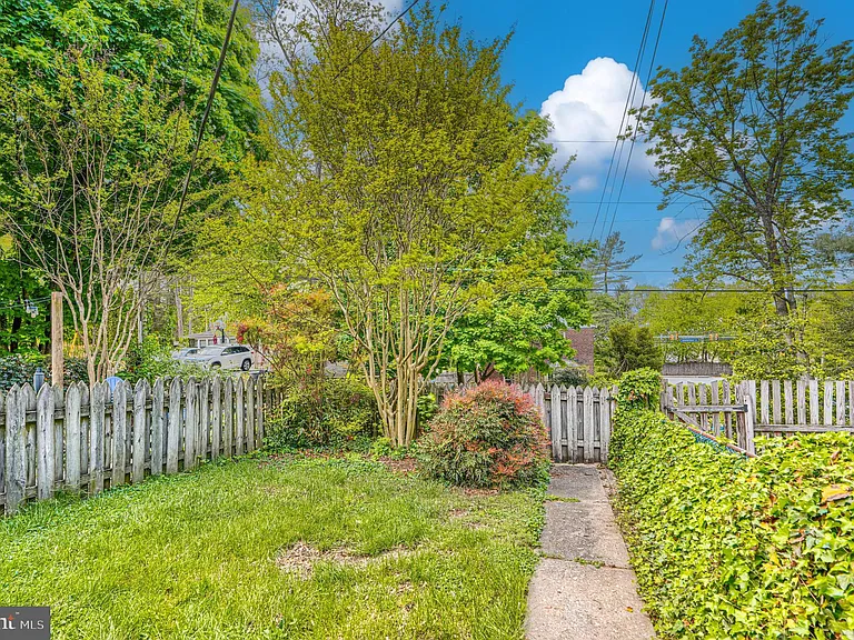 372 Old Trail Rd — Photo 43