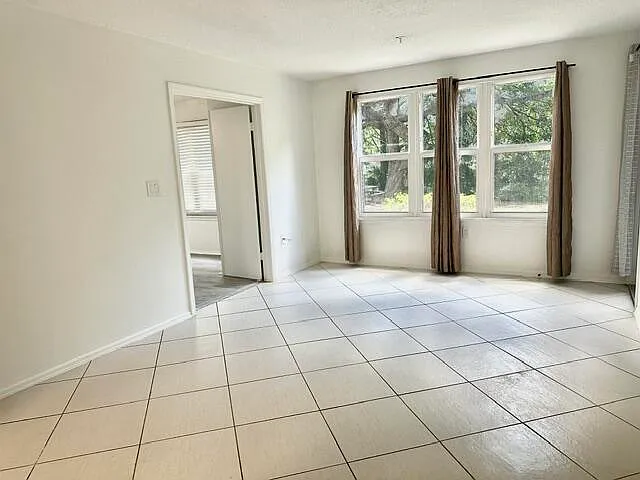 2305 N Congress Ave #11 — Photo 9