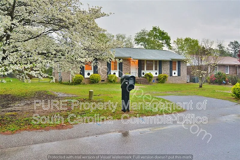 3 bed, 1.5 bath, 1378 sqft, $1,625 — Photo 2