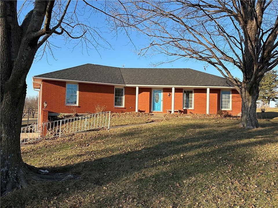 1st image of 1402 Golf Club Dr