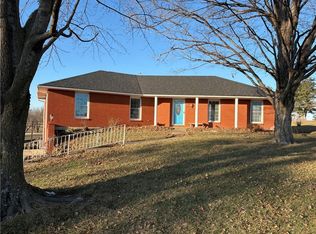1402 Golf Club Dr, Richmond, MO 64085