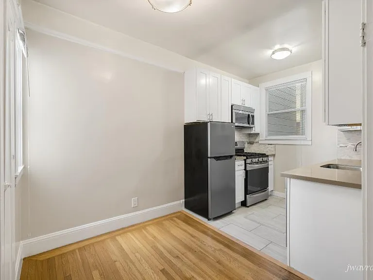 36 Cervantes Blvd #6 — Photo 4