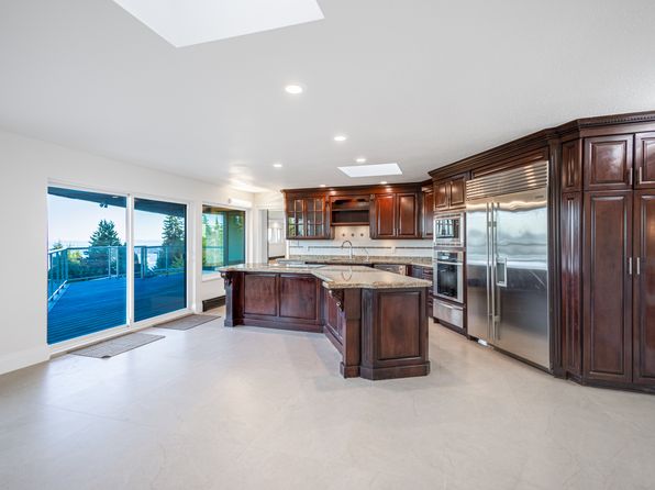 5 bedroom rental in West Vancouver — photo 15