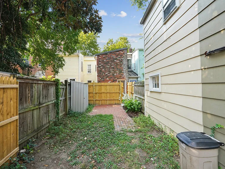 1121 Prince St — Photo 14