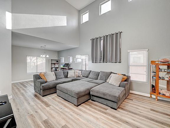 5th image of 113 Gemstone Hill Ave