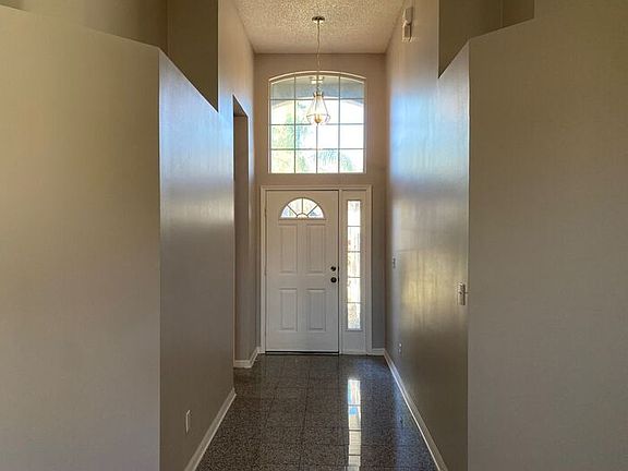 3rd image of 805 Magnolia Creek Cir