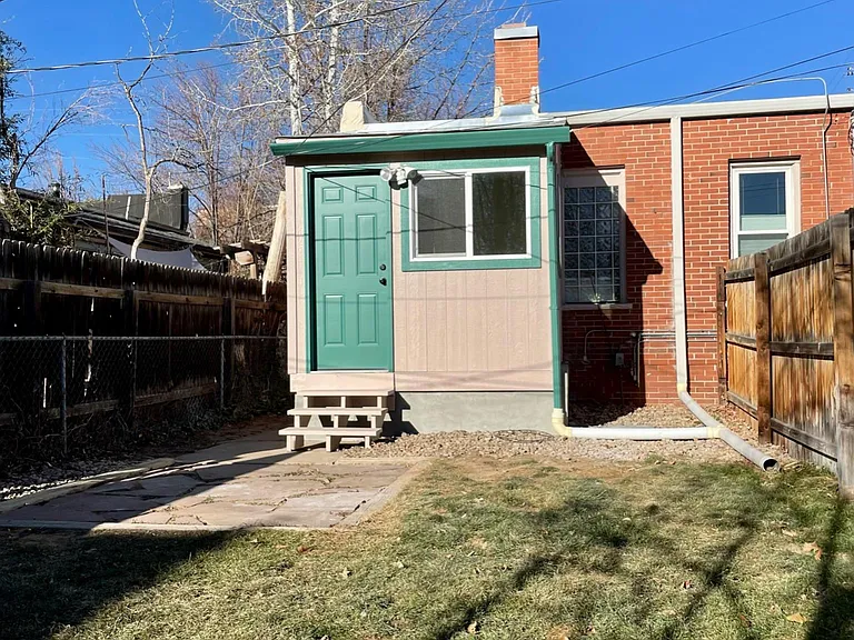 722 E Florida Ave — Photo 27