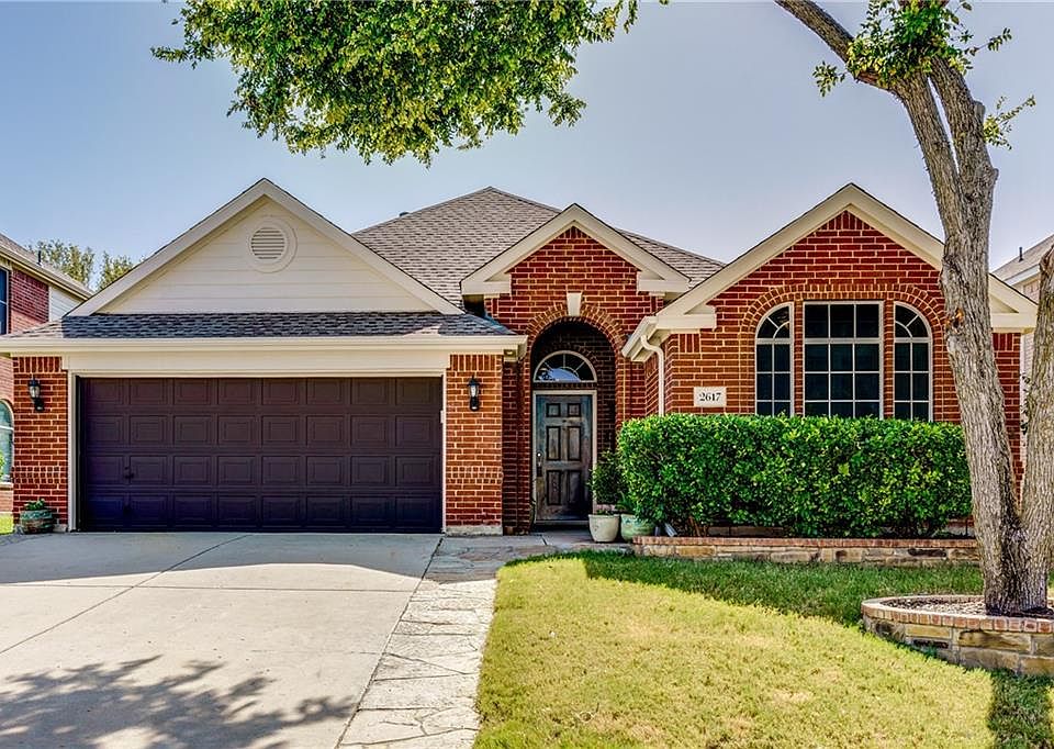 1st image of 2617 Travis Dr