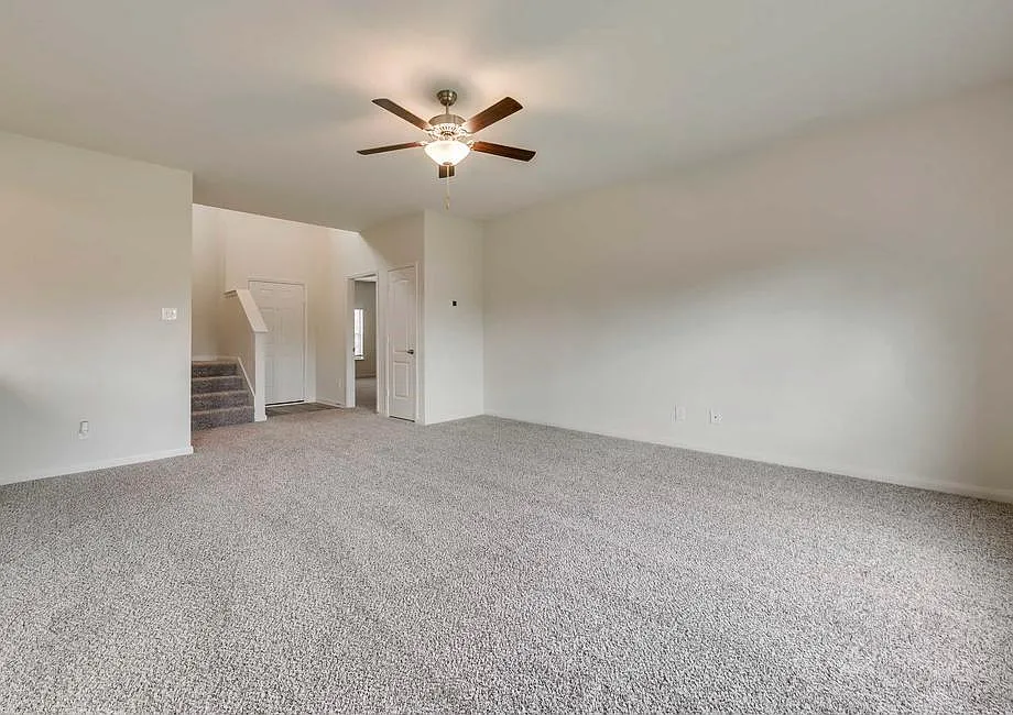 4 bed, 2209 sqft, $2,299 — Photo 4