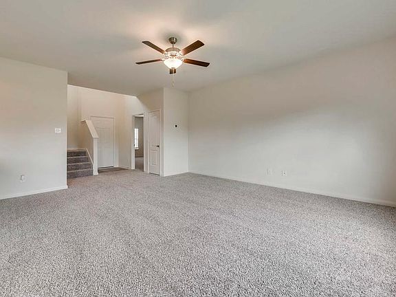 4th image of 734 Saratoga Ln