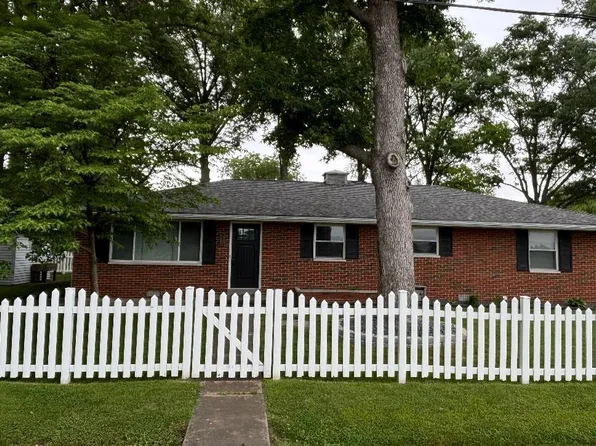 210 S 6th St, Mascoutah, IL 62258
