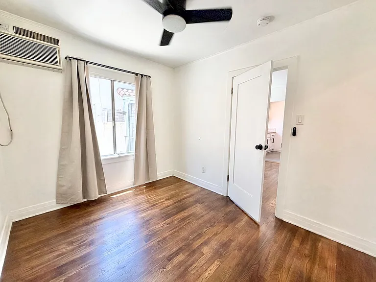 1512 N Glendale Blvd — Photo 6
