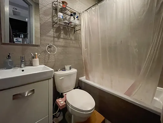 Rented by Avenues Real Estate | media 11