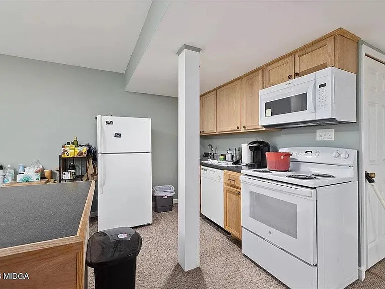 1691 Coleman Ave — Photo 7