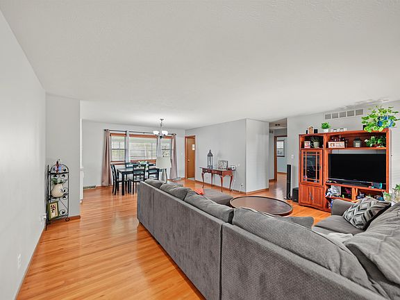 4th image of 2181 Kensington Rd