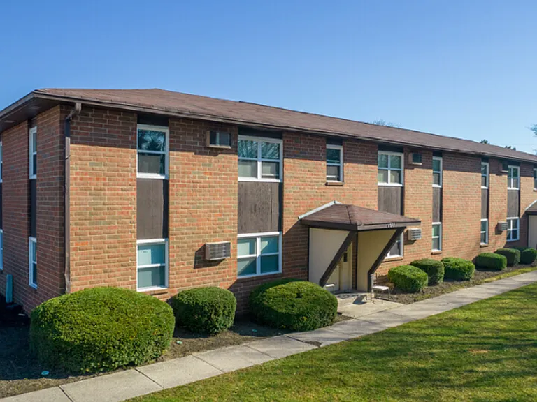 Orchard Apartments — Photo 7