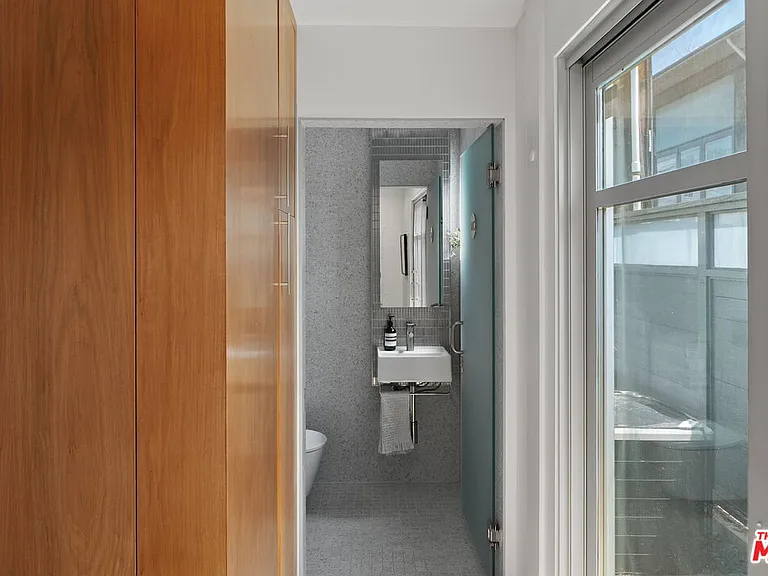 512 Brooks Ave #6 — Photo 13