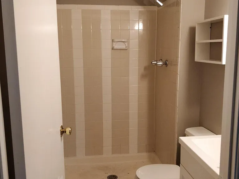 112 Kelmar Ave — Photo 7