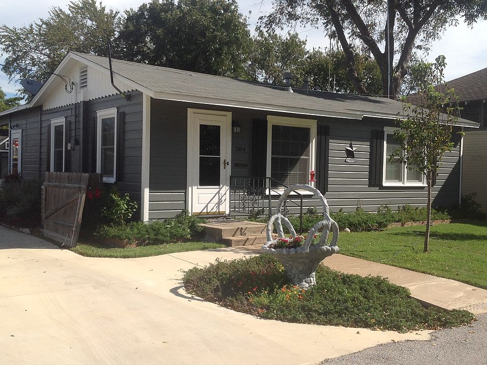 1st image of 304 W 5th St