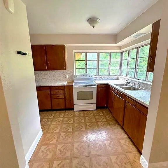 2531 Pierce St — Photo 4