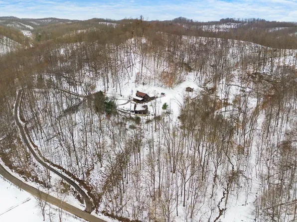 216 Cedarwood Dr, Greenup, KY 41144