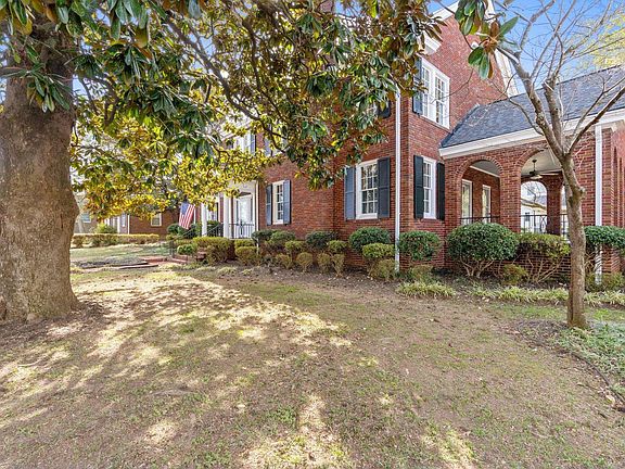 2nd image of 305 N Main St