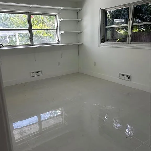 1331 Almeria Ave — Photo 14