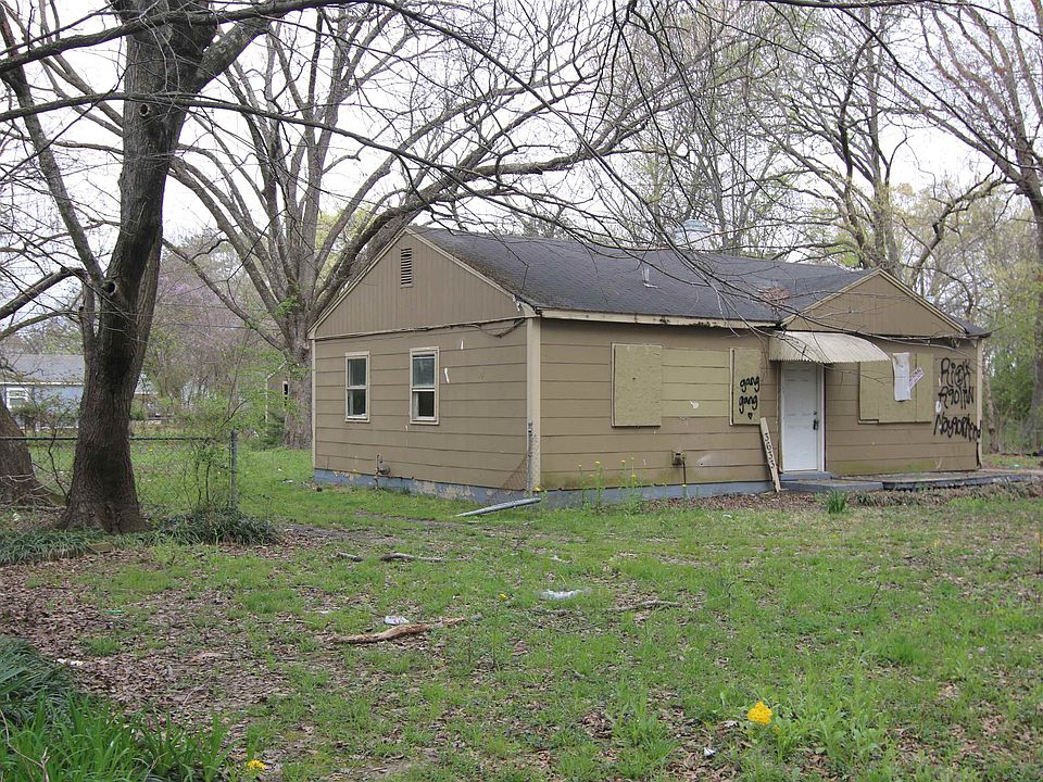 2nd image of 3633 Dumas St