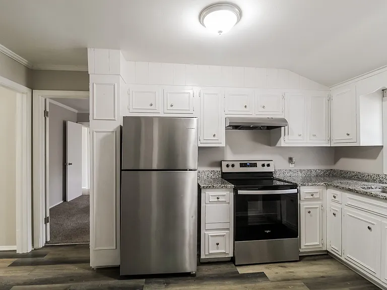 1559042_021_kitchen_13615408.jpg